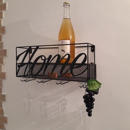 In Vino Veritas ซุลโมนา ภายนอก รูปภาพ