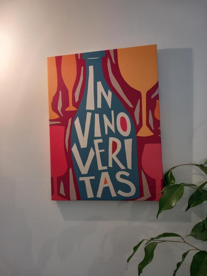 In Vino Veritas ซุลโมนา ภายนอก รูปภาพ