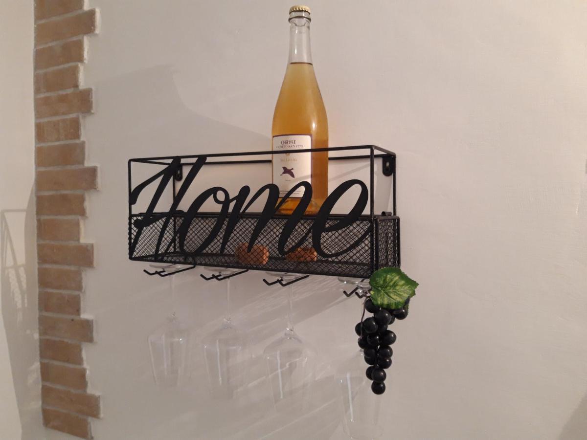 In Vino Veritas ซุลโมนา ภายนอก รูปภาพ